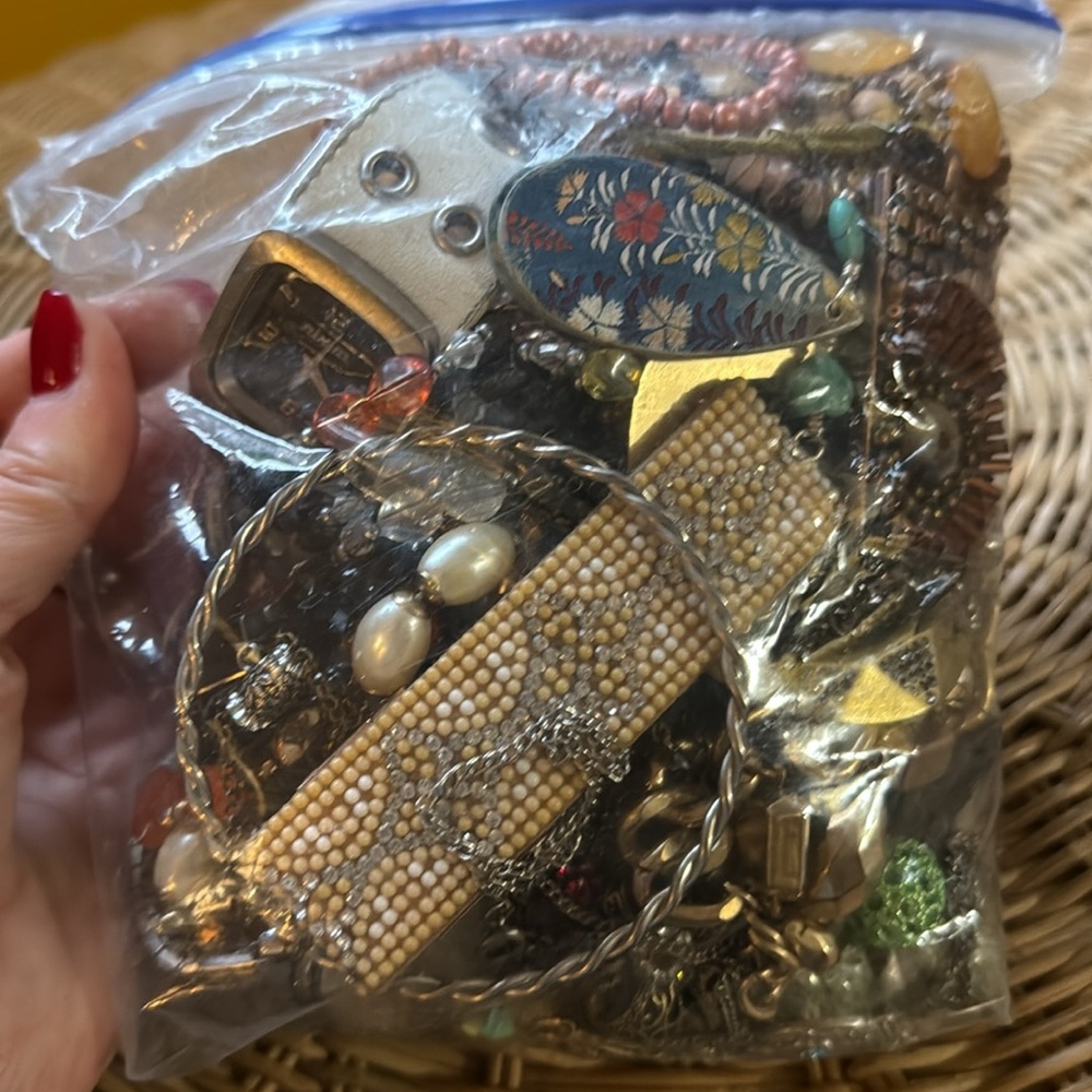 Mixed Jewelry Lot / Mystery Bag – Vintage & Modern – AS IS - Picture 3 of 6